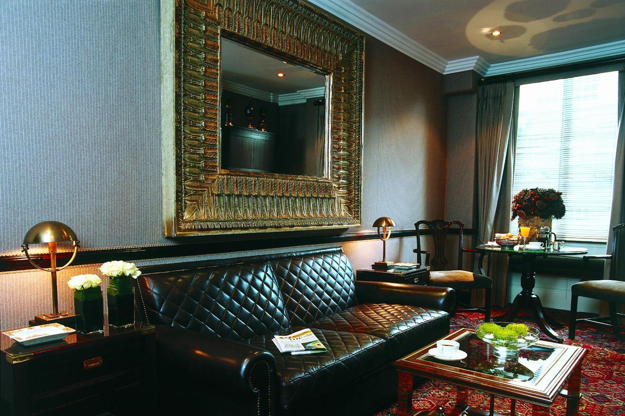 The Chesterfield Mayfair London Exterior photo
