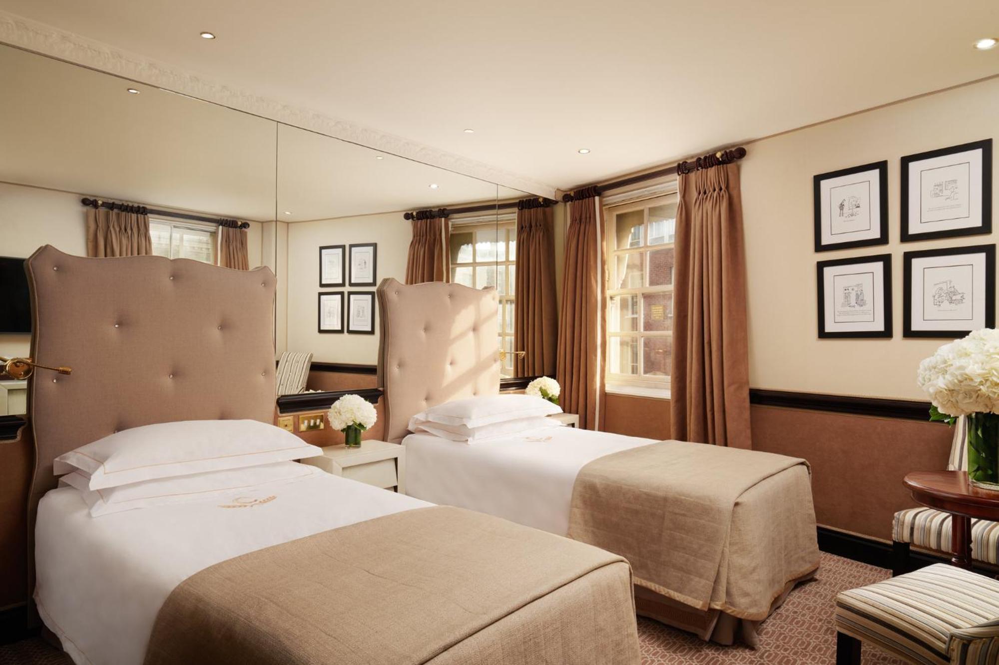 The Chesterfield Mayfair London Exterior photo