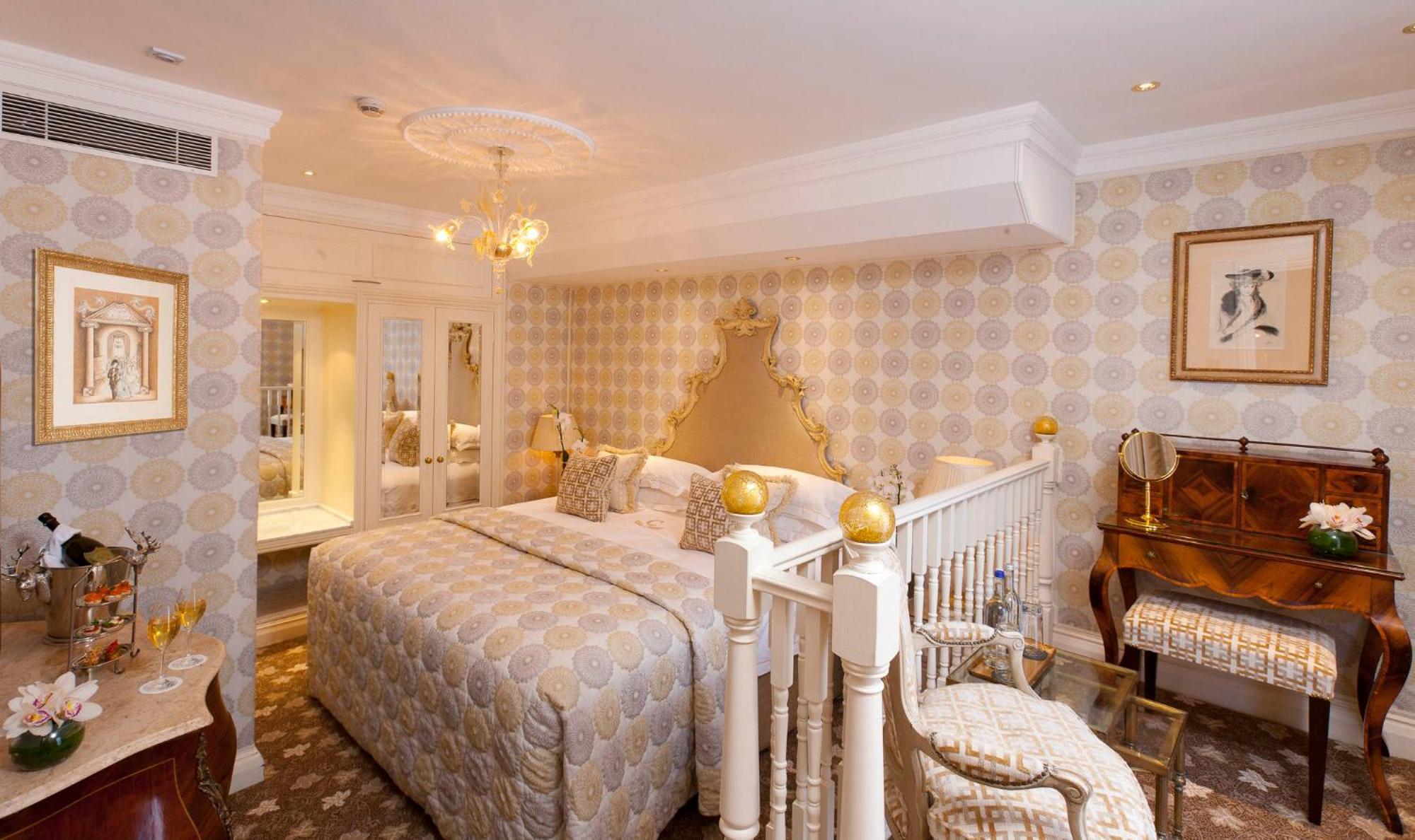 The Chesterfield Mayfair London Exterior photo