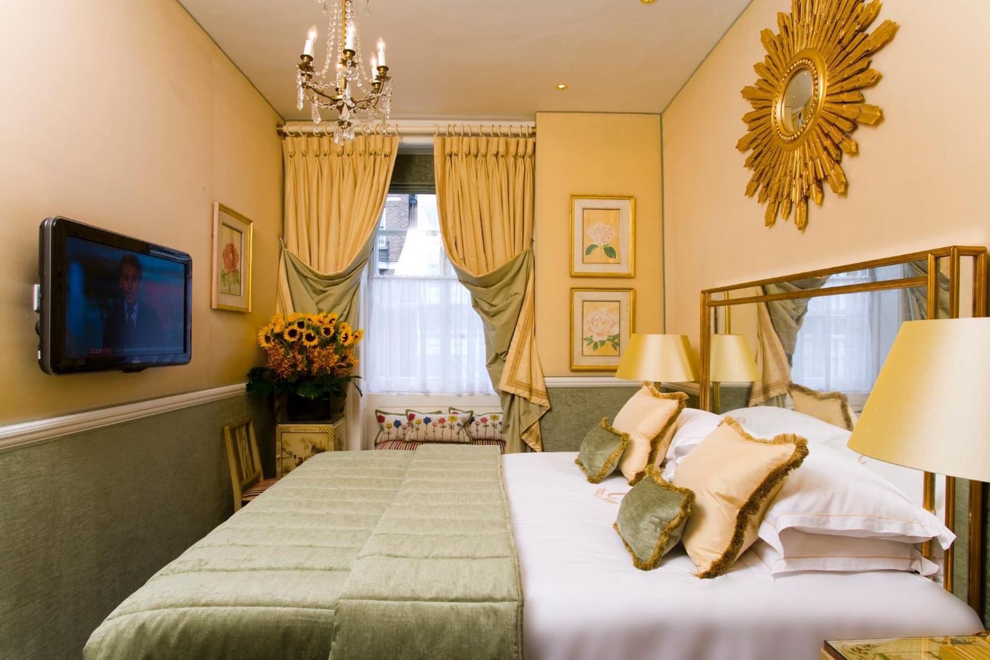 The Chesterfield Mayfair London Exterior photo