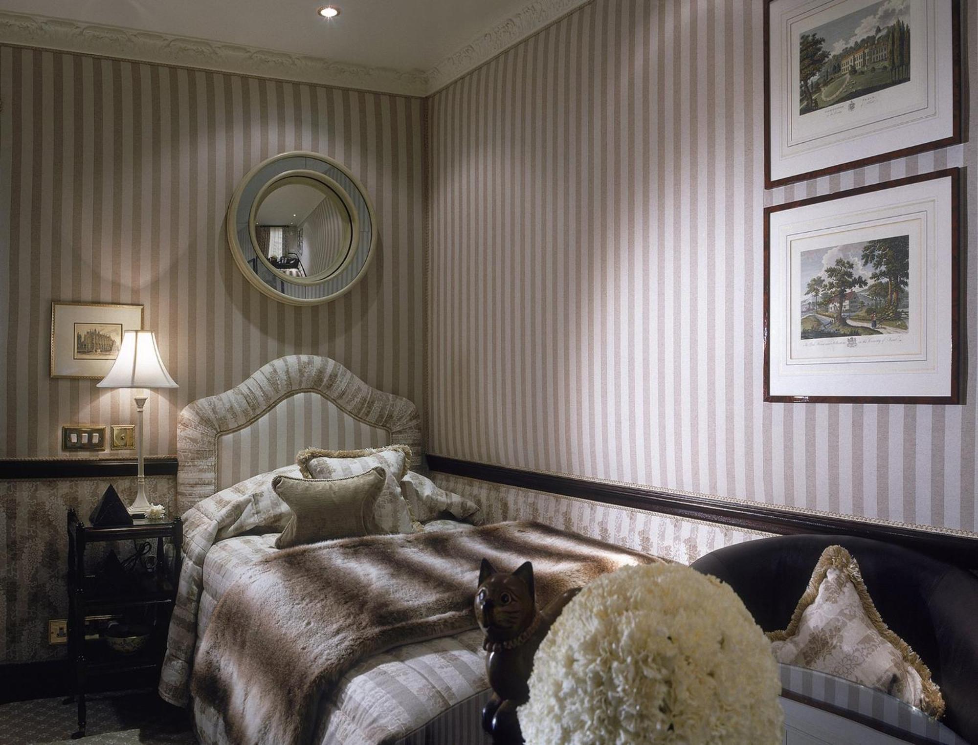The Chesterfield Mayfair London Exterior photo