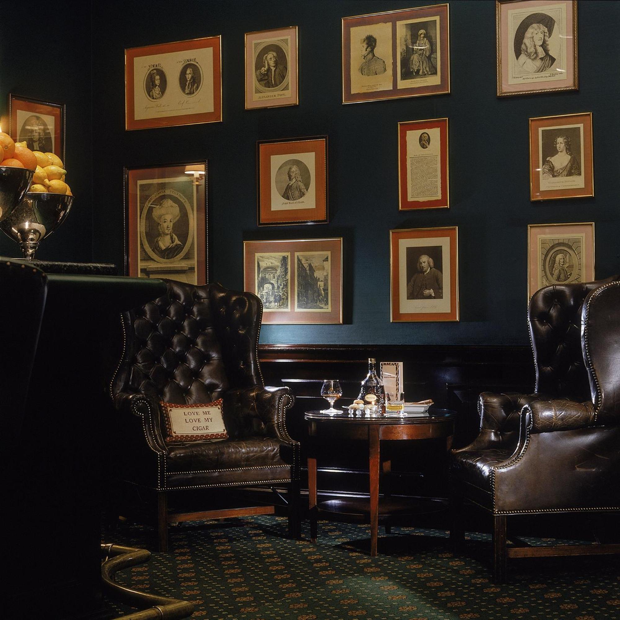 The Chesterfield Mayfair London Exterior photo