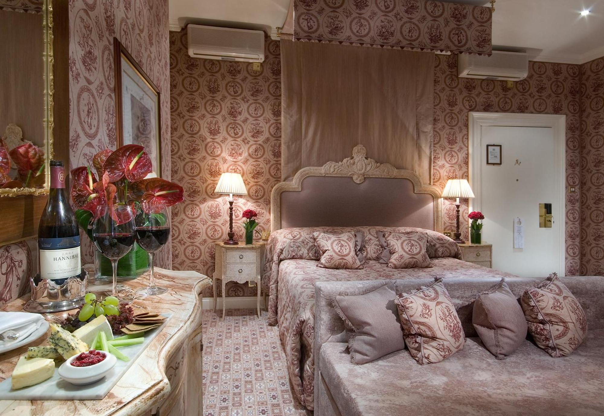 The Chesterfield Mayfair London Exterior photo