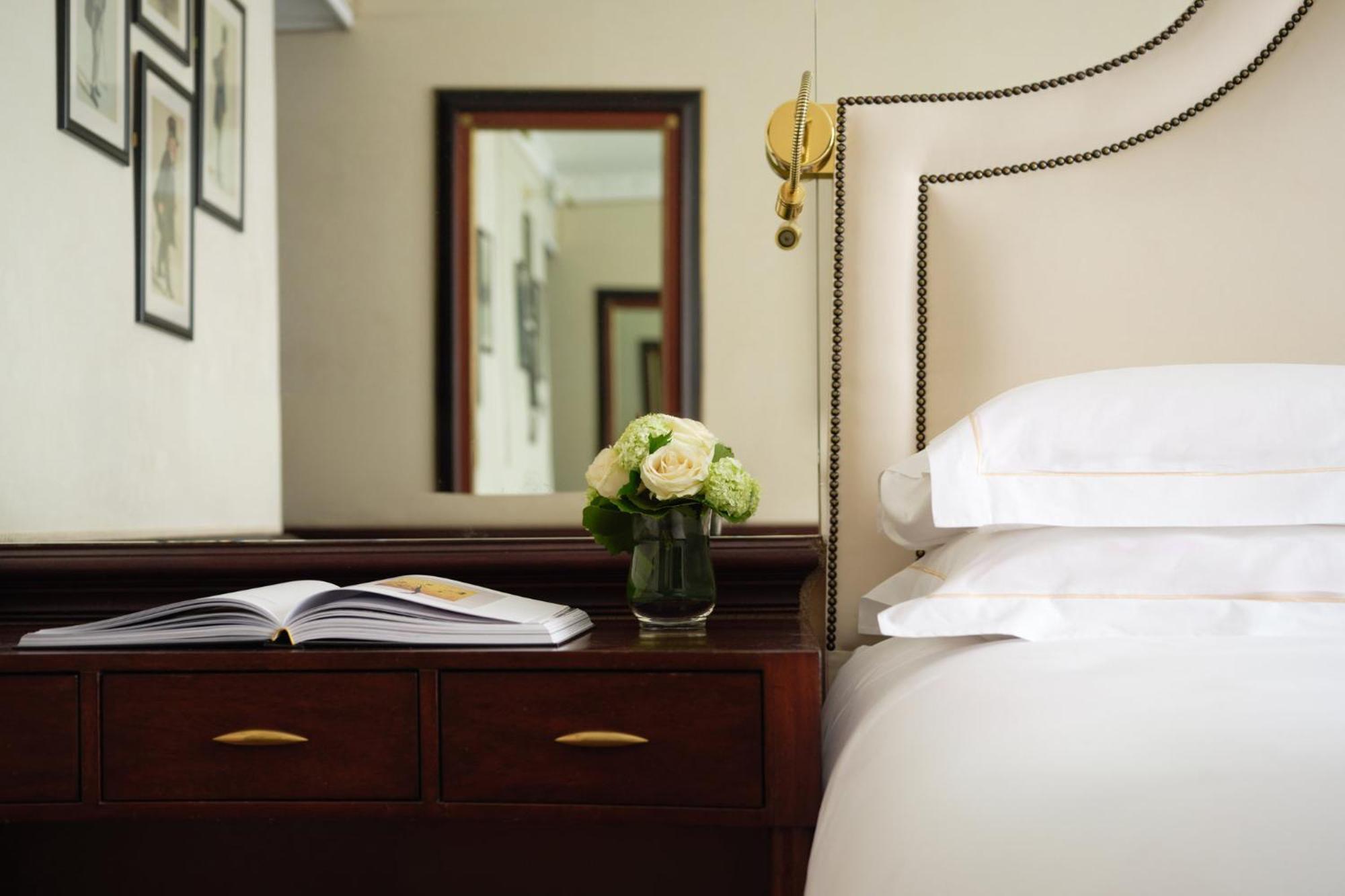 The Chesterfield Mayfair London Exterior photo