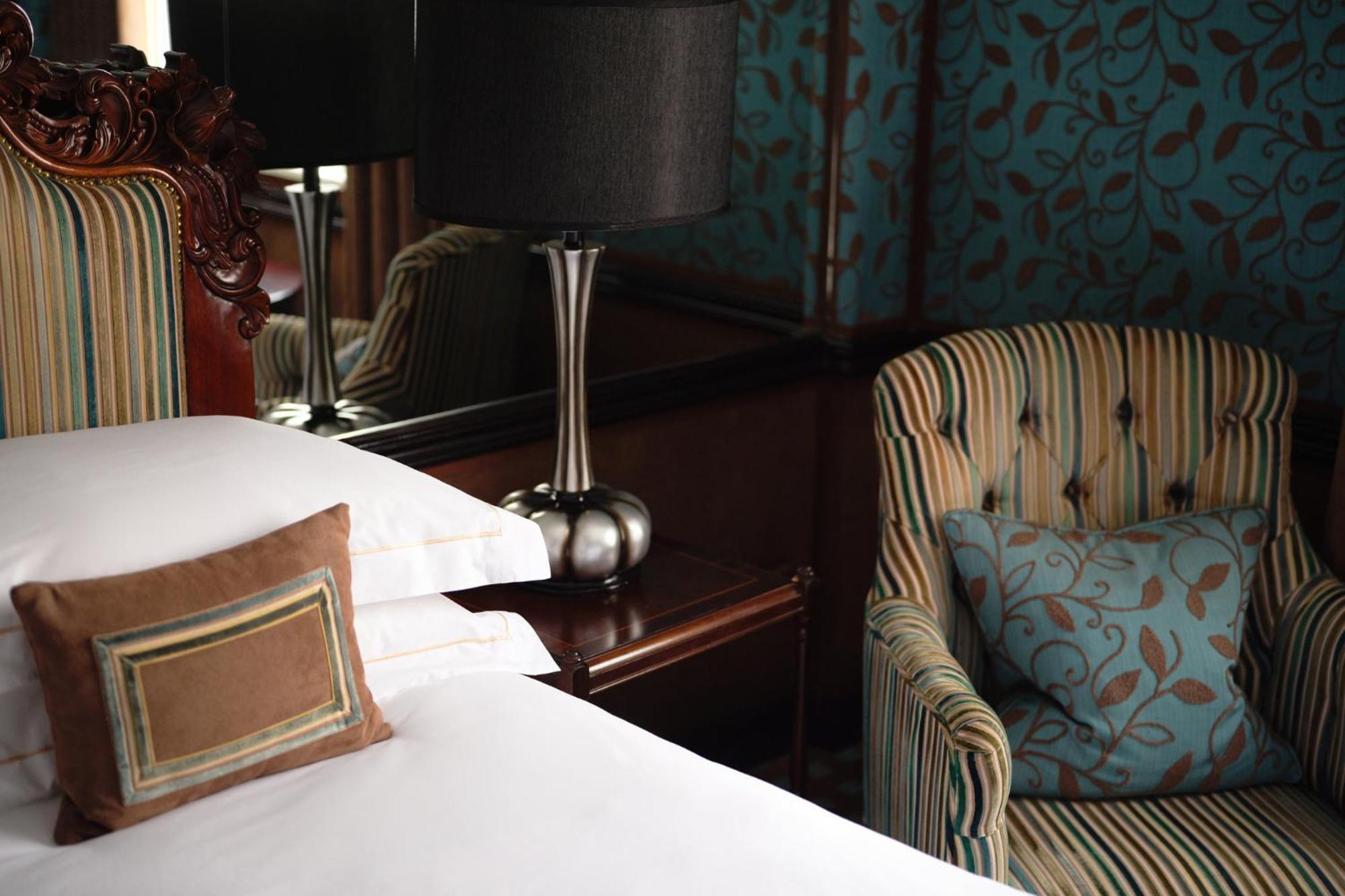 The Chesterfield Mayfair London Exterior photo