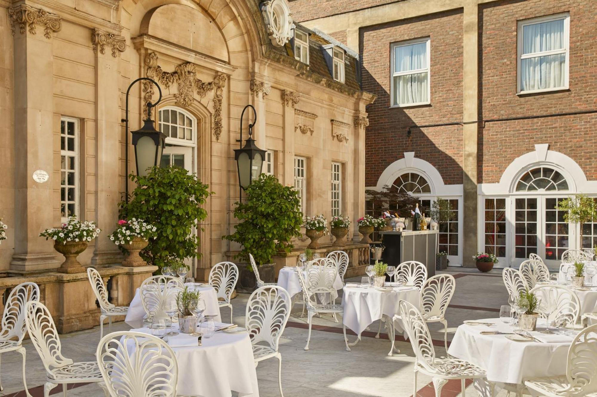 The Chesterfield Mayfair London Exterior photo
