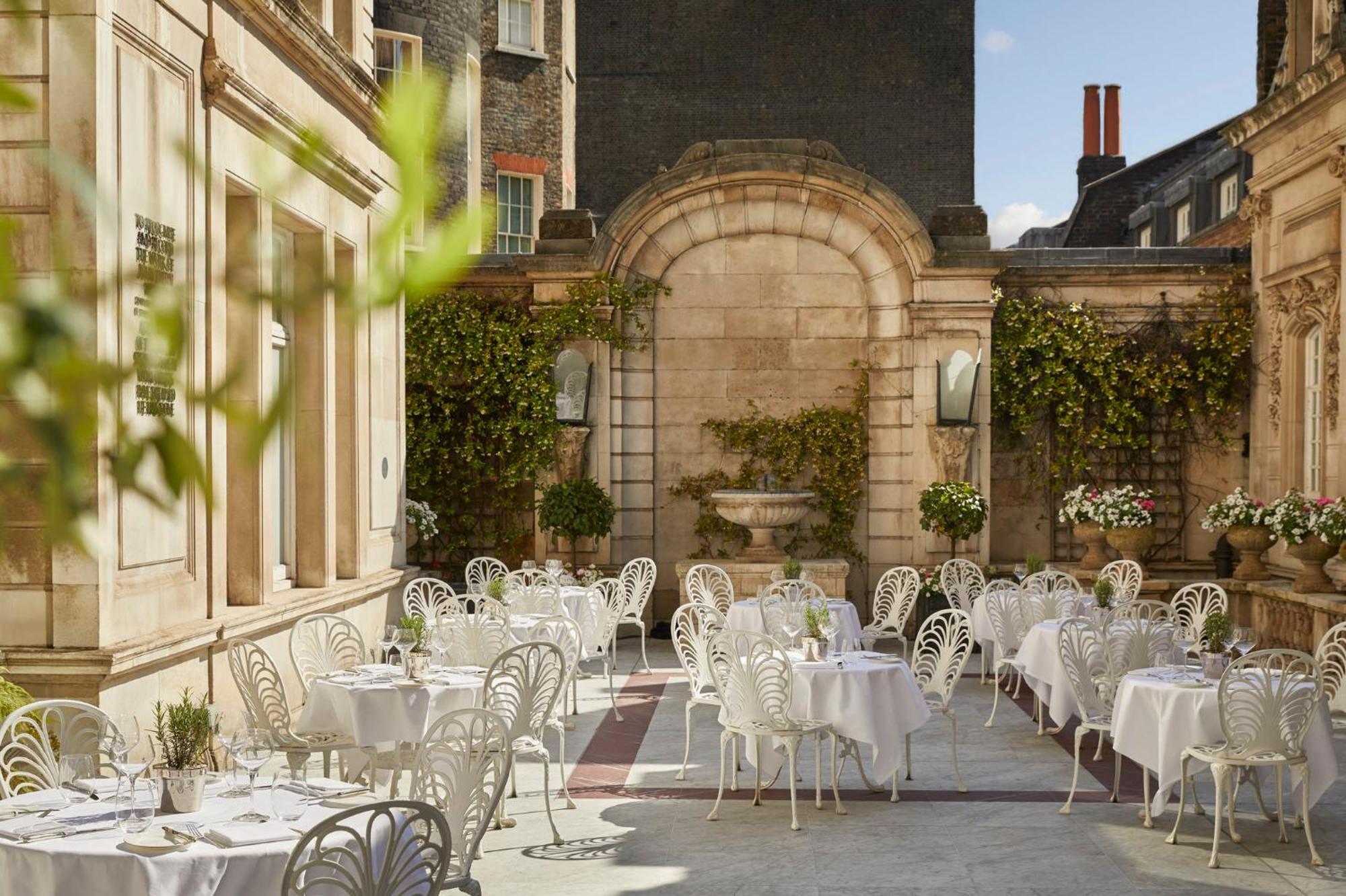 The Chesterfield Mayfair London Exterior photo